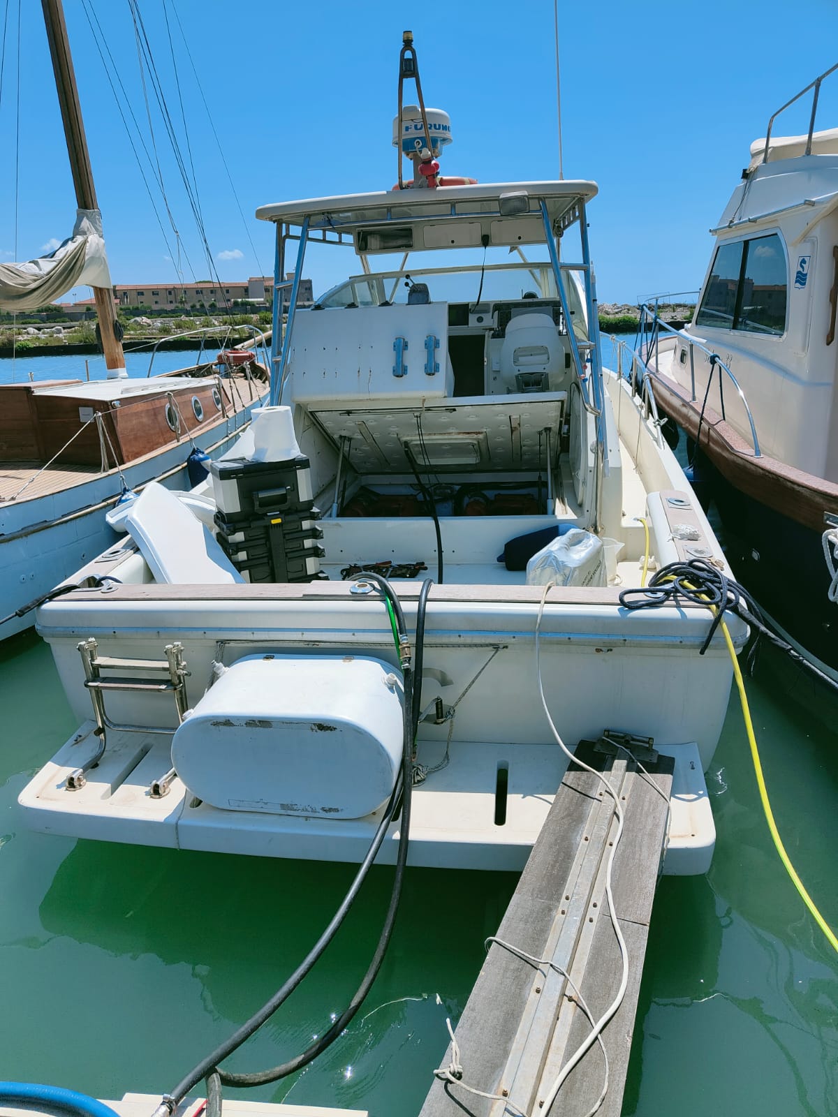 Cayman Yacht presso Marina di Cecina